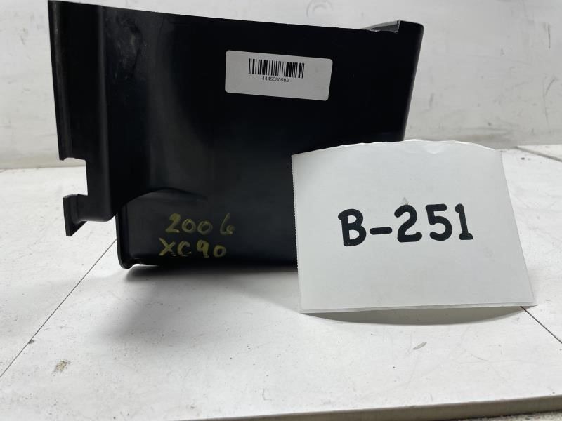 2006 VOLVO XC90 OUTERBATTERY BOX UPPER CASING COVER OEM+