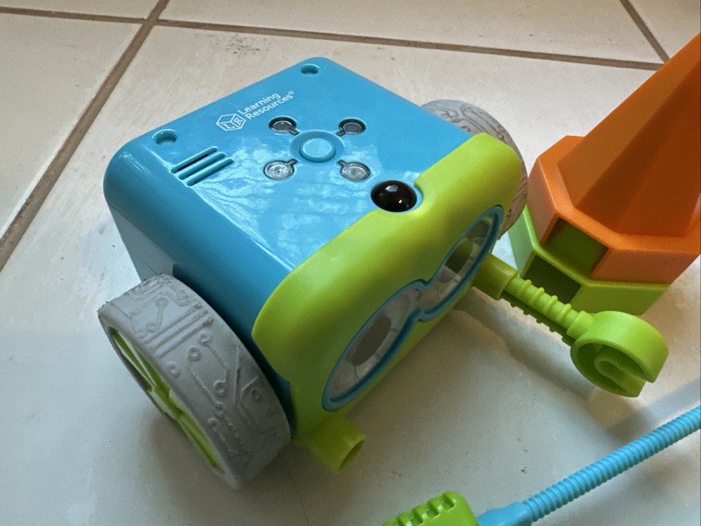 BOTLEY THE CODING ROBOT ONLY BY LEARNING RESOURCES STEM TOY