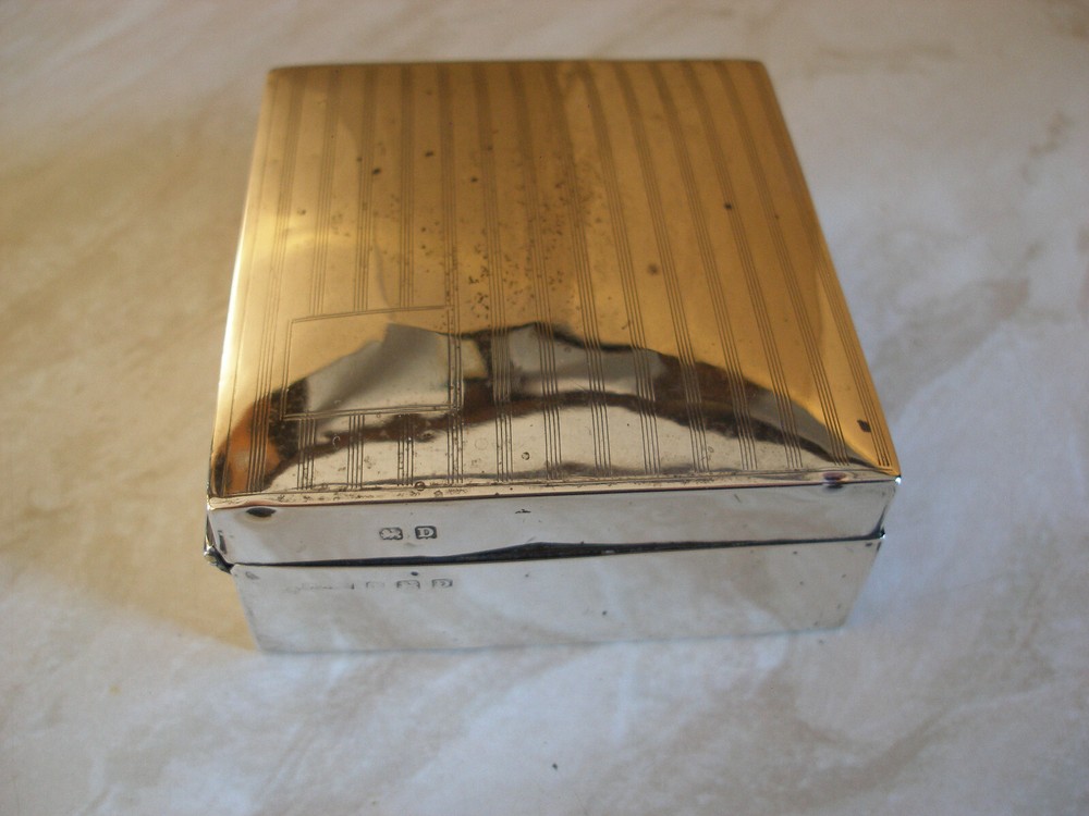VINTAGE STERLING SILVER CIGARETTE BOX