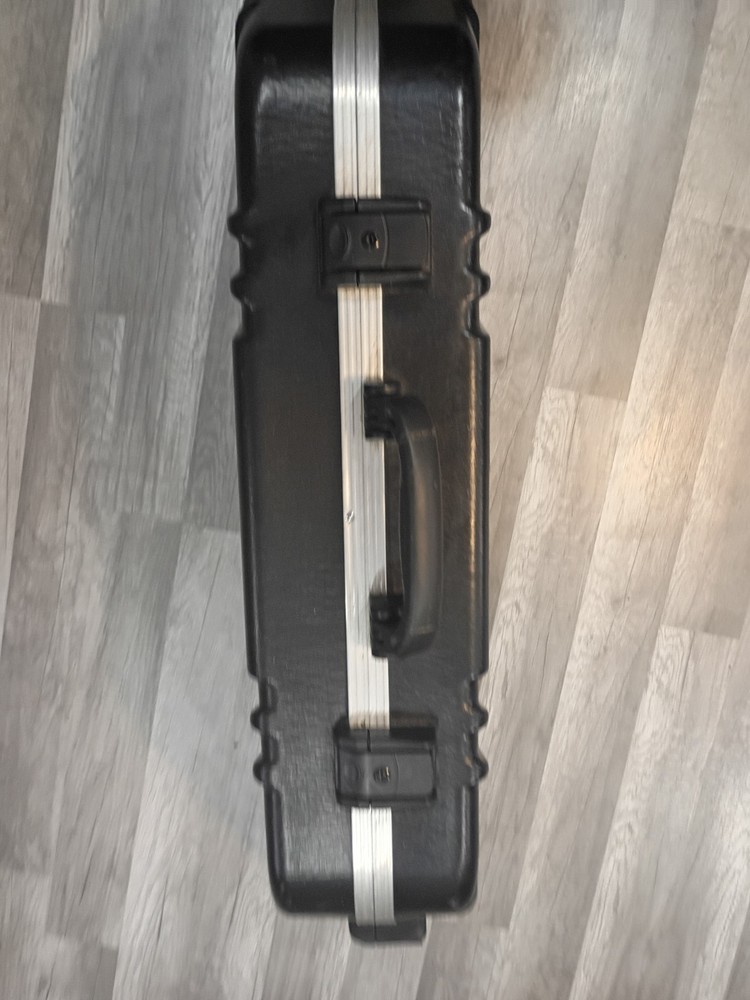 Vanguard Axiom 83C Hard Bow Case