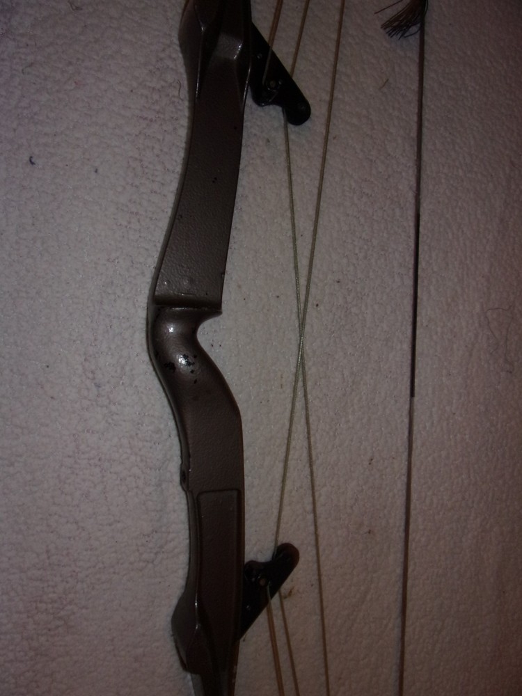 Bear Whitetail Hunter Vintage Compound Bow