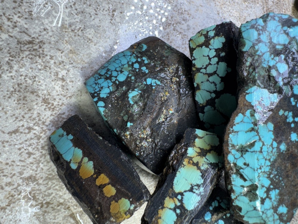 Stabilized hubei turquoise rough nice color and pattern