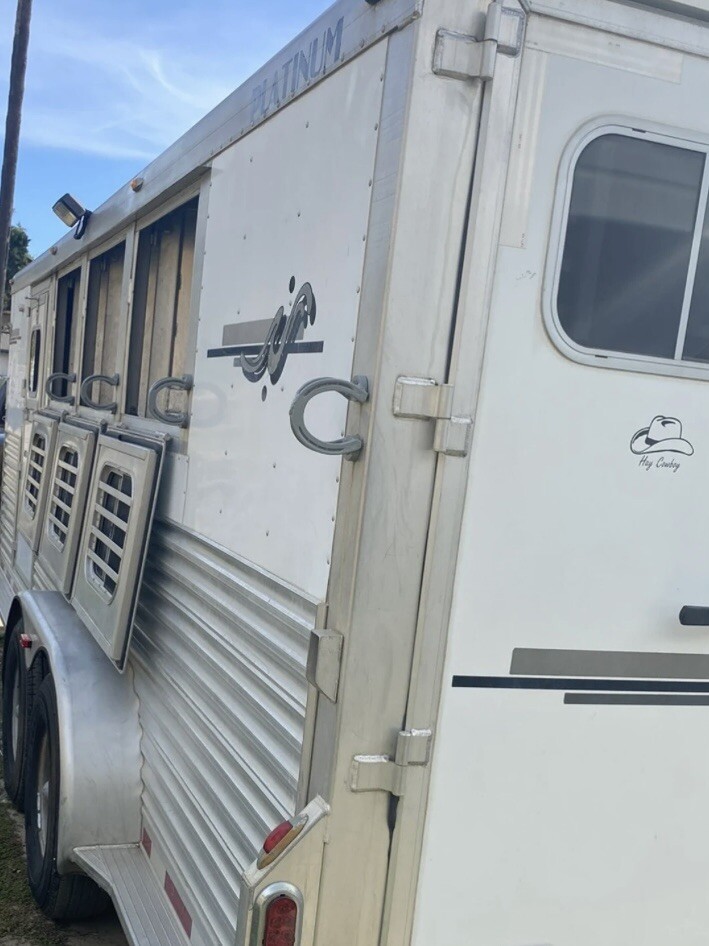 Trailer Tie