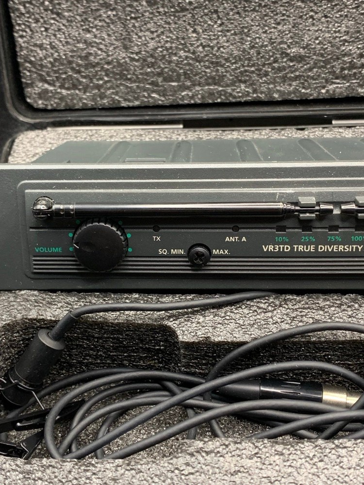 Samson VR3TD True Diversity Receiver, VT3L VHS Beltpack Transmitter,