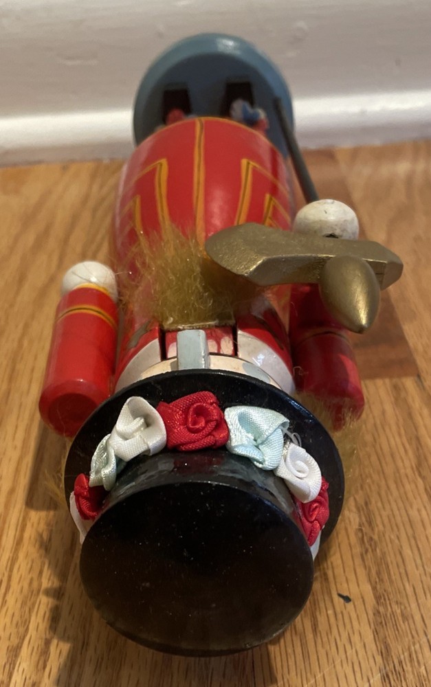 Solier Nutcracker Wooden 10” Tall