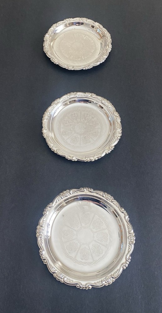 Vintage Silverplate Coaster Set of 8 Shell Design Drink Coasters Barware