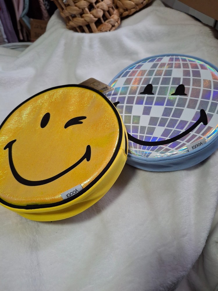 Smiley face pouches 2 pk