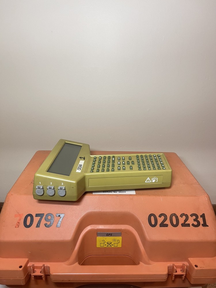 Leica SR399 Receiver + Leica CR344 Rugged Controller + Cables