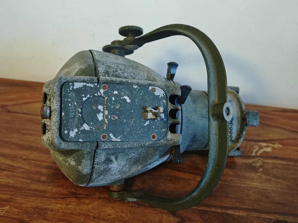 Strand Patt 23 Theatre Light (A)
