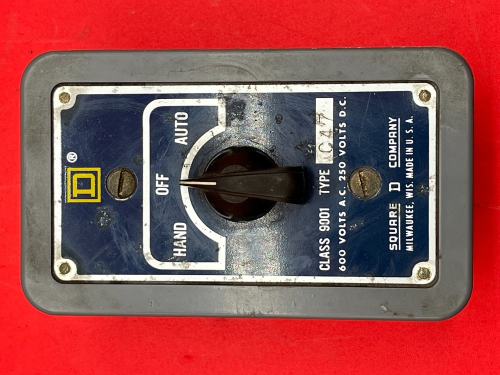 Square D 9001C47 Enclosed Selector Switch, Class 9001, Type C47