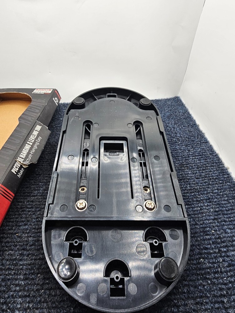 Saker Picture Hanging & Leveling Tool
