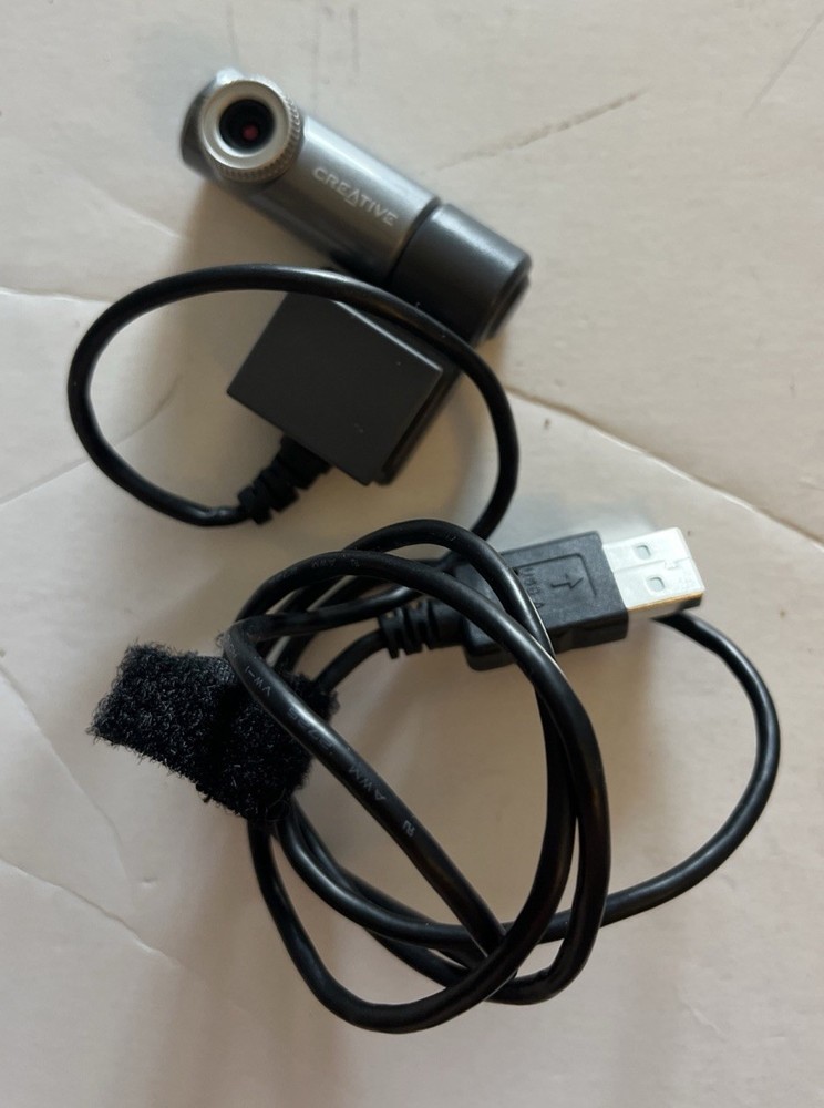 Creative Labs N10225 Webcam with Cable and Case