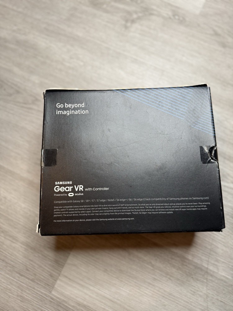 Samsung Gear VR SM-R325 With Controller