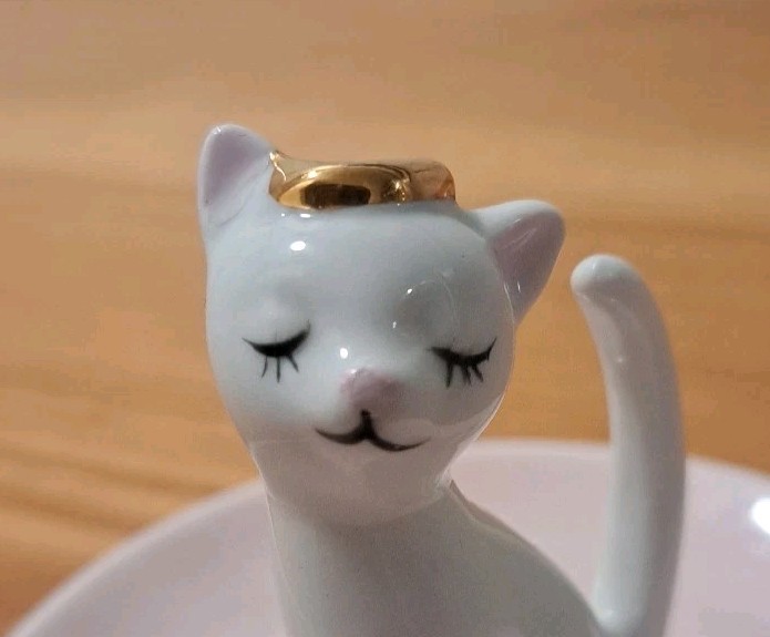 Pink Ceramic Trinket Dish White Cat Tail Ring Holder Gold Hat