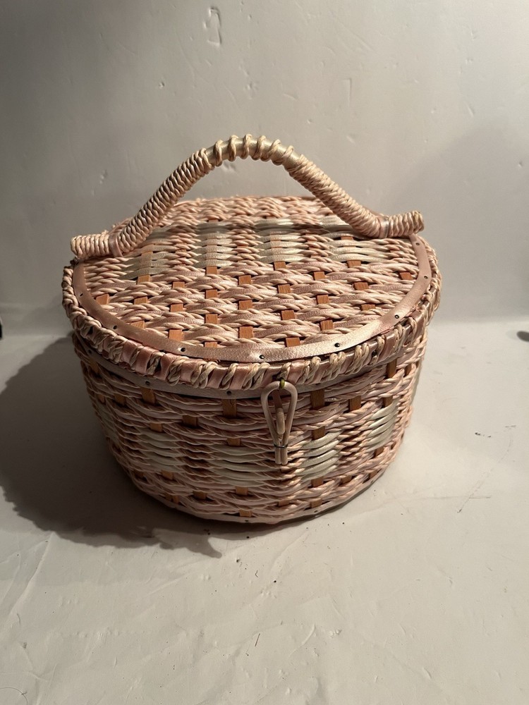 Vintage Round Woven Sewing Basket 7" x 4"