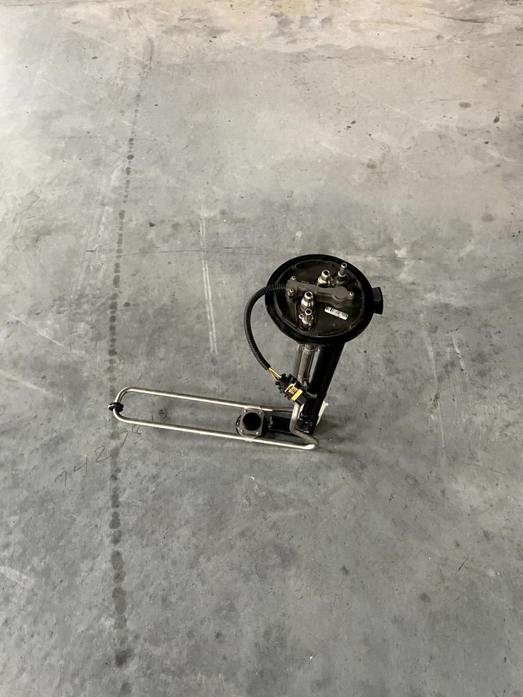 Freightliner DEF Tank Header 04-31353-001