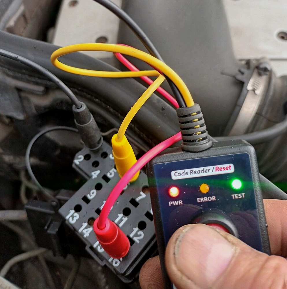 Mercedes OBD1 Diagnostic code reader for cars with the 8 or 16 Port Socket