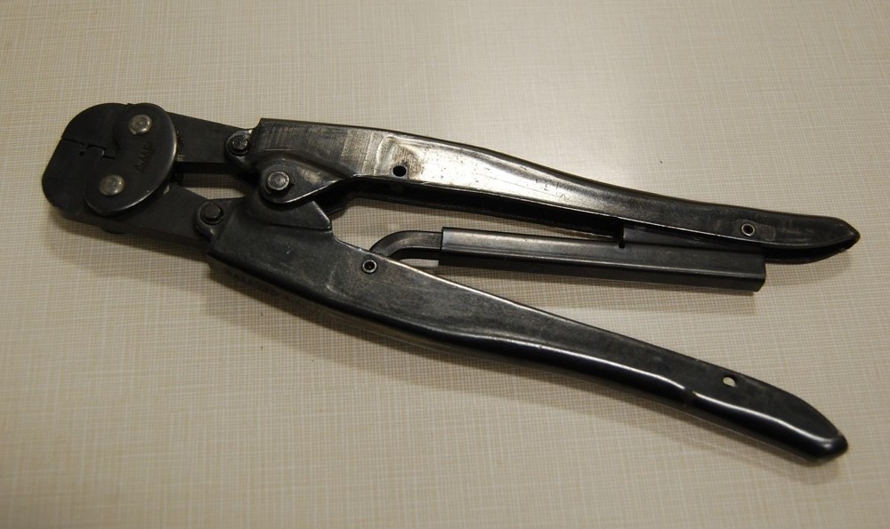 AMP 46637, 2-242-220 Crimper Tool