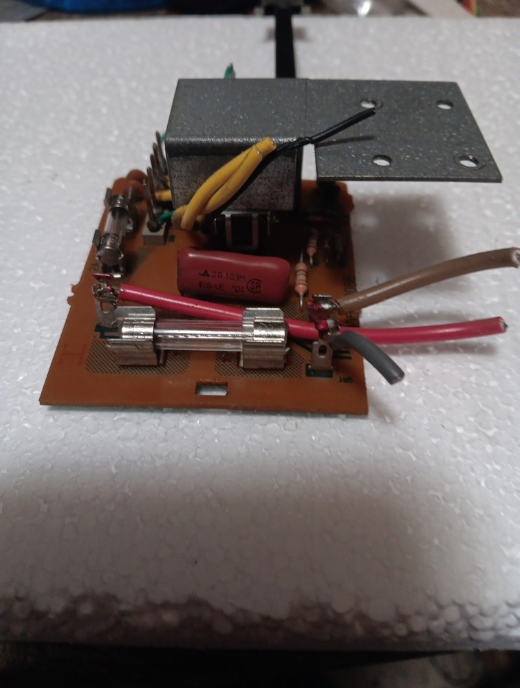 HARMAN KARDON HK 690i Power Switch