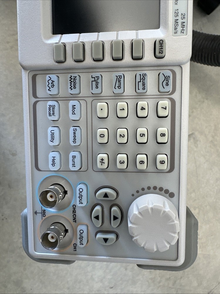 SIGLENT SDG1025 25MHz FUNCTION/ARBITRARY WAVEFORM GENERATOR 125 MSA/S