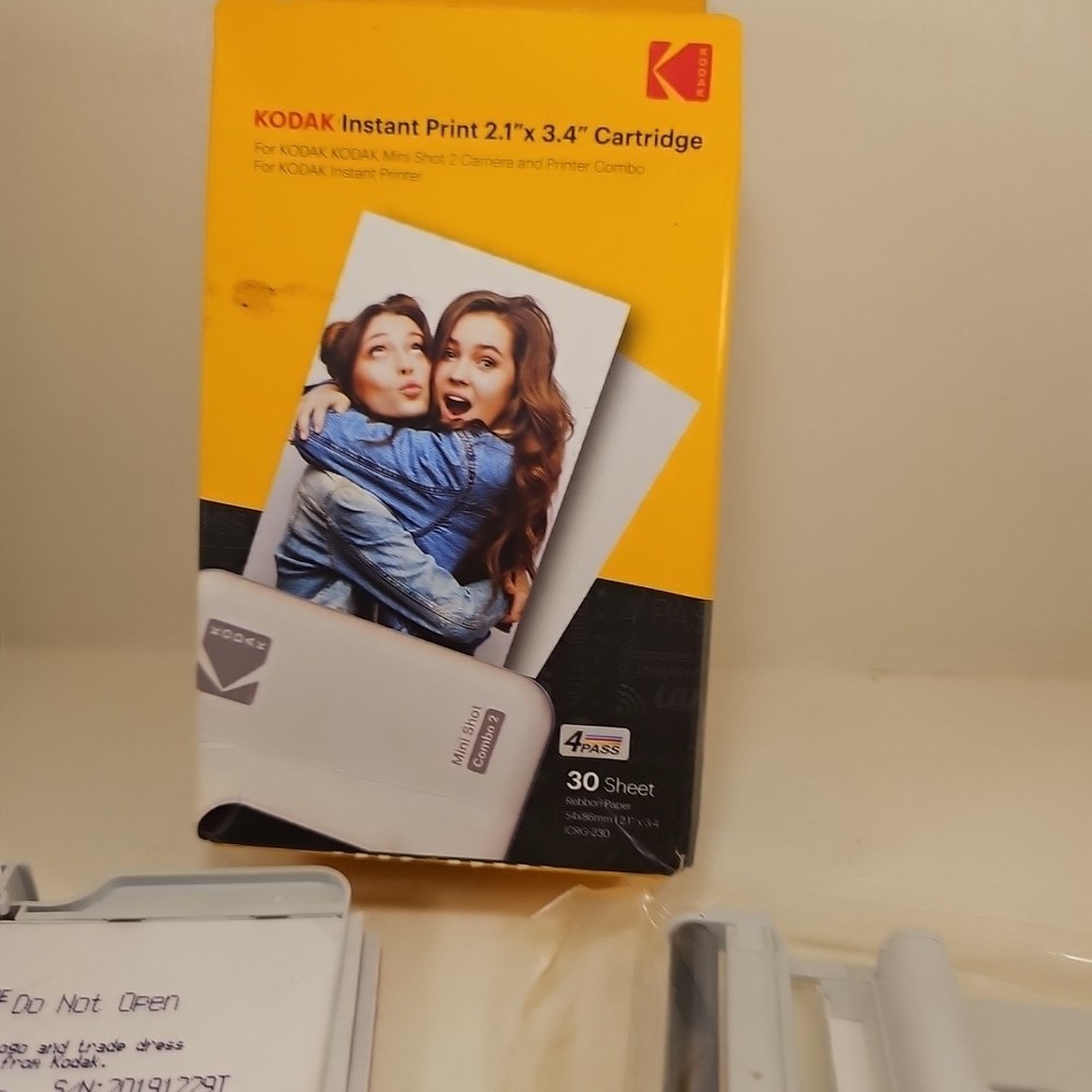 Sharper Image 2x3 Instant Camera Printer With Case And 3 Film Cartridges