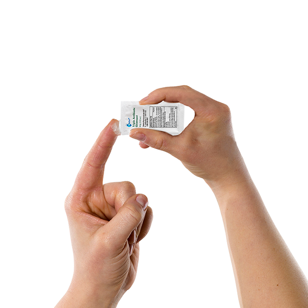 Globe Triple Antibiotic Ointment .9gr Packets (Box of 144)