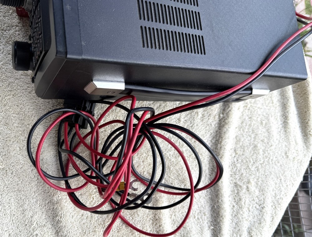 YAESU TRANSCEIVER MODEL FT DX 1200 - AS PICTURED