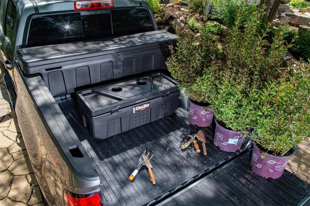 Dee Zee Specialty Series Poly Crossover Tool Box +PL/TB POLY CROSSOVER TOOLBOX-M