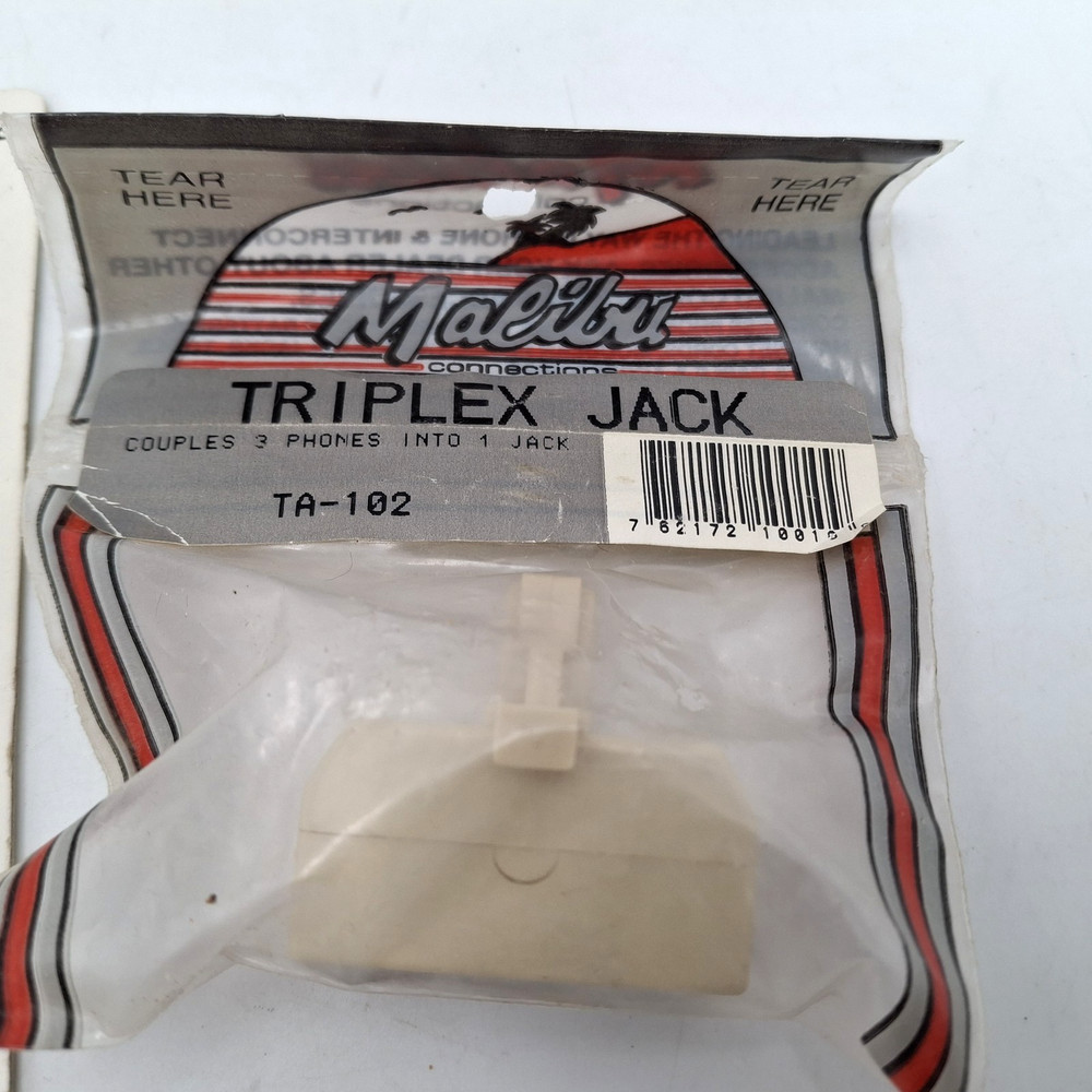 2 RadioShack 279-298 Handset Quick-Connect Modular Plug & 1 Malibu Triplex Jack