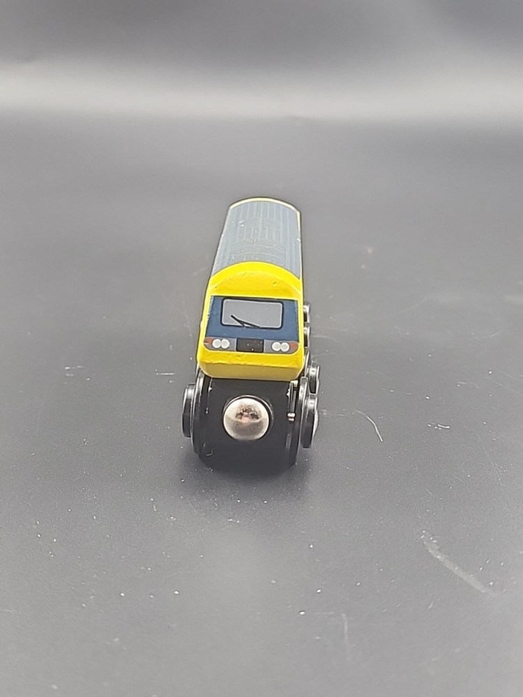 Maxim Train Car Magnetic #38551 EUC