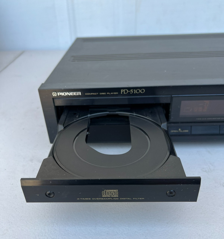 Vtg Pioneer Stereo Single Deck Compact Disc CD Player Model PD-5100 POWERS ON