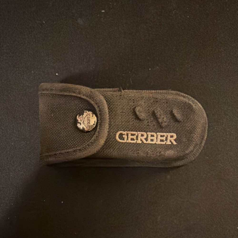 Gerber Metolius Folding Pocket Knife w/ Gut Hook and Sheath