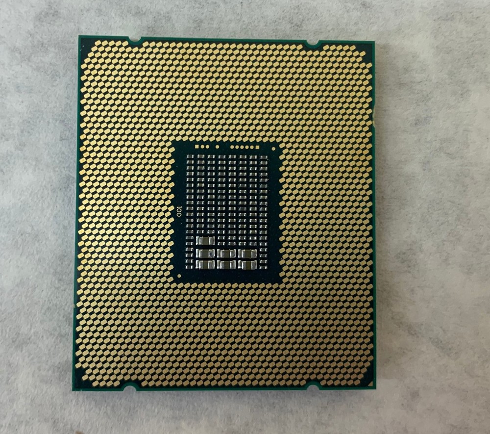 Intel Xeon E5-2686V4 SR2K8 2.30GHz L819E373 Server CPU