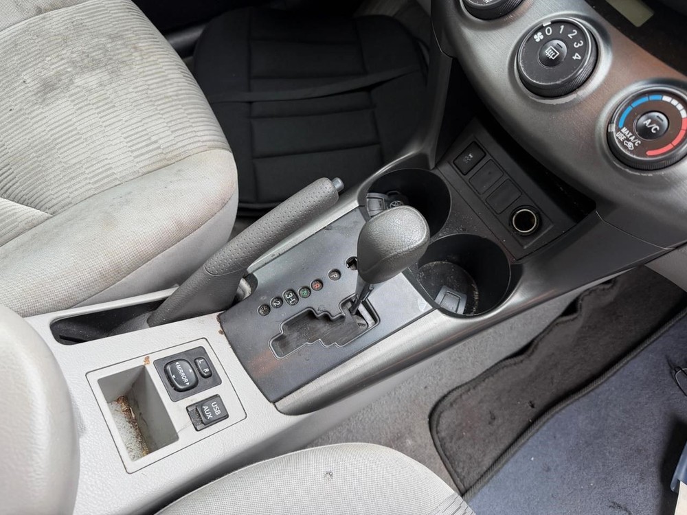 RAV 4 2012 Fuse Box Cabin 104961807