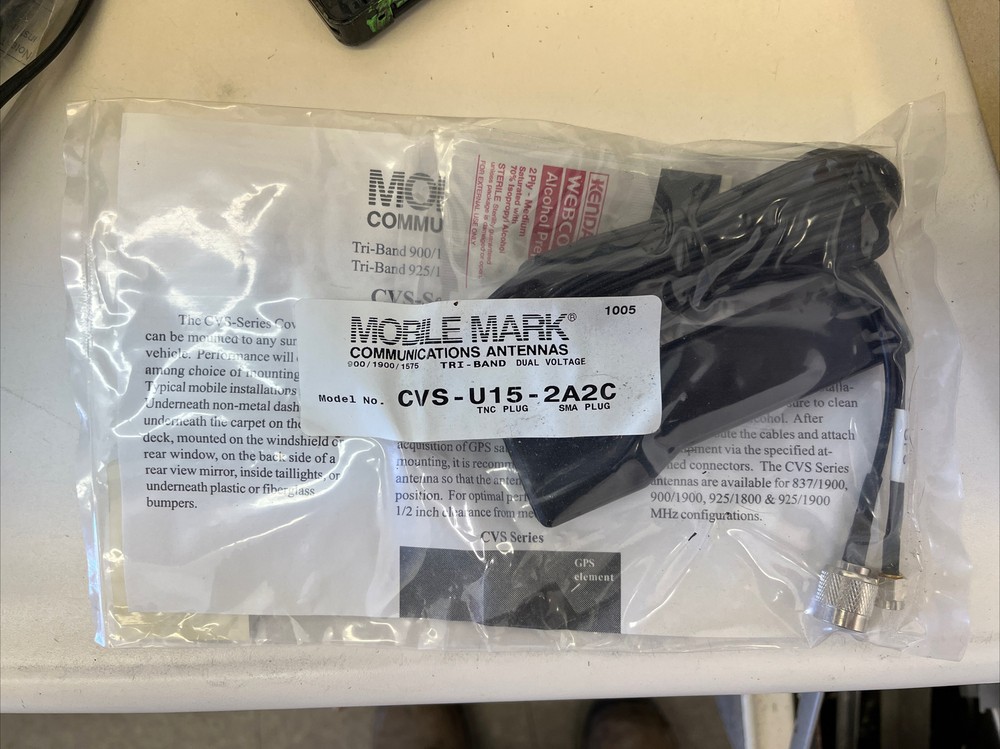 CVS-U15-2A2C Tri Band covert antenna