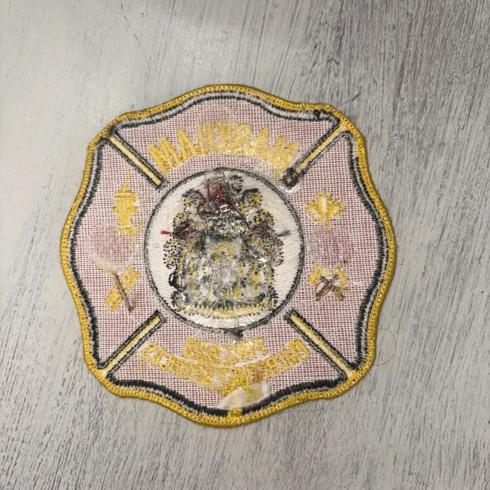 MARKHAM ONTARIO CANADA ( GOLD BORDER ) 4" FIRE DEPT. PATCH #468