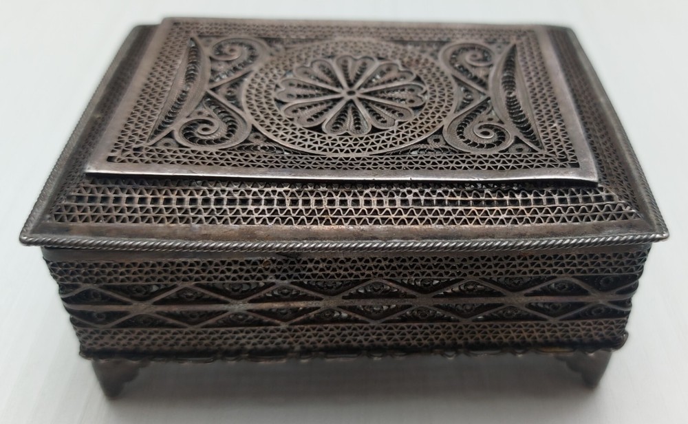 Antique Russian Imperial Silver box. Filigree technique. 84
