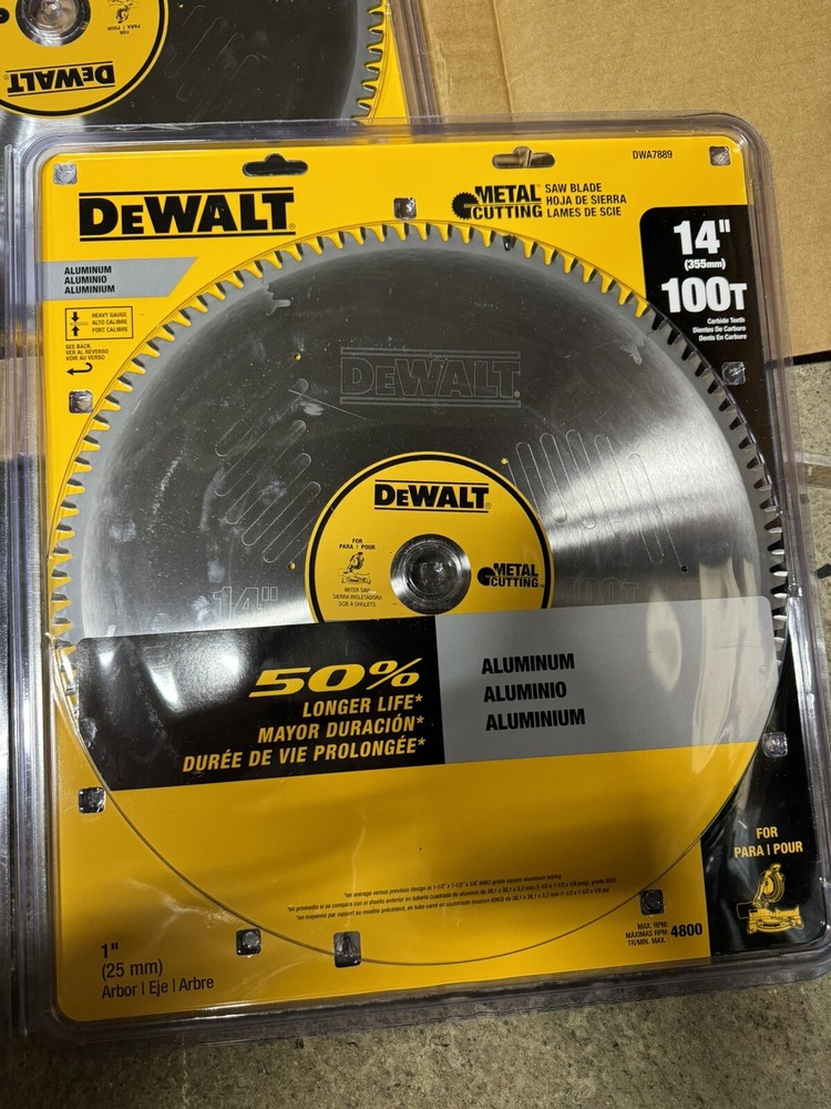 DWA7889