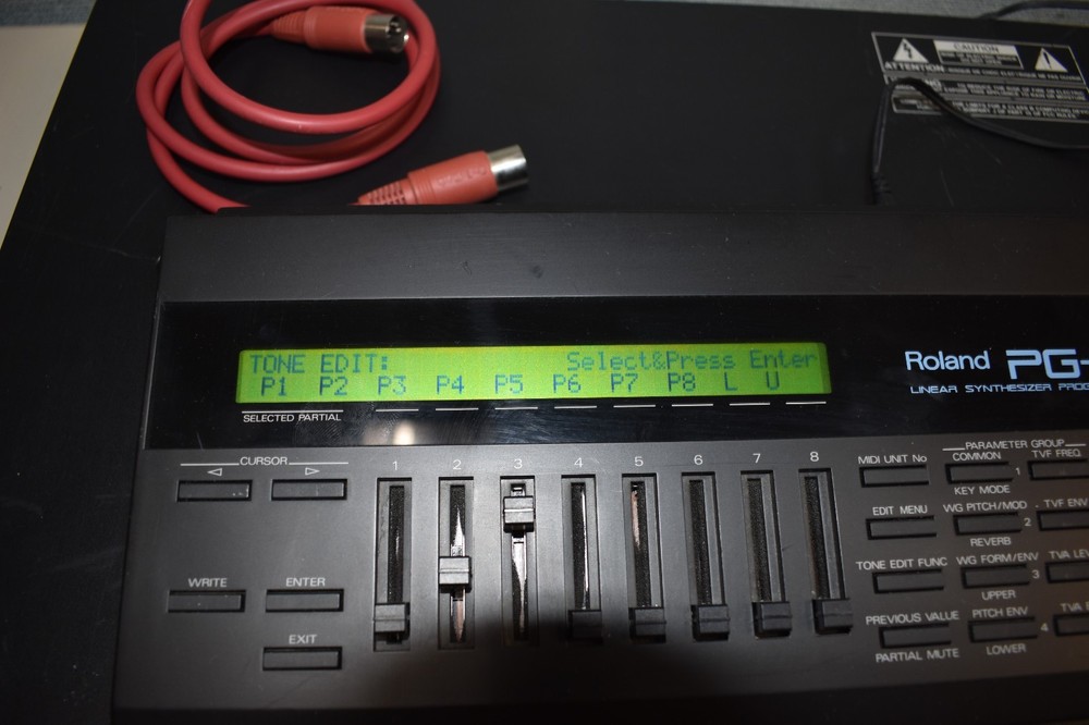 Roland D-110 Sound Module with PG-10 Programmer Vintage Synthesizer Japan
