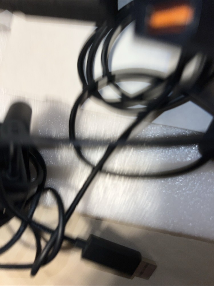 Xbox 360 Kinect Sensor Excellent Condition (2010 Microsoft Corporation)