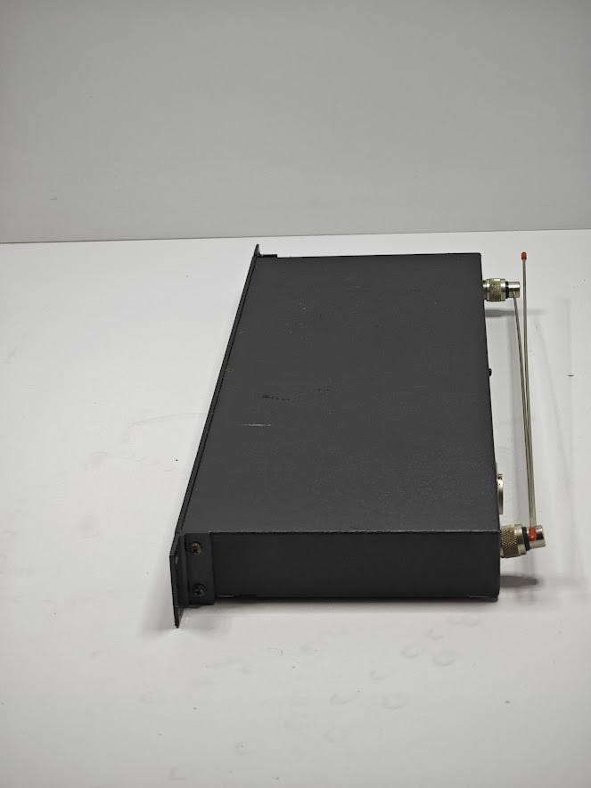 Shure L4 Diversity Wireless Receiver - Used, Fully Functional