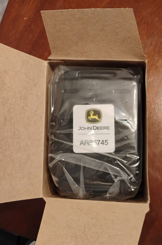 John Deere Fuel Filter AR86745