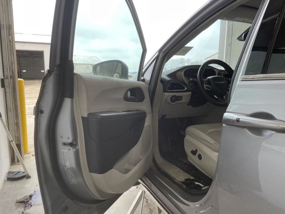 Fuse Box Engine Fits 20-22 VOYAGER 1053072