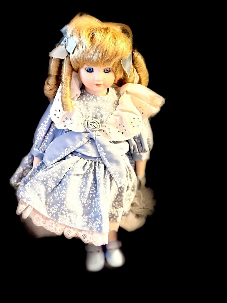 ACTIVE HAUNTED DOLL SPIRIT SYNTHIA