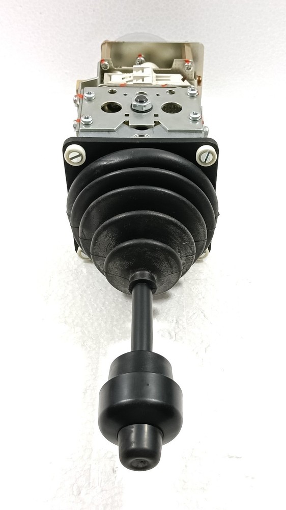 LIEBHERR L606091614 INDUSTRIAL JOYSTICK CONTROLLER