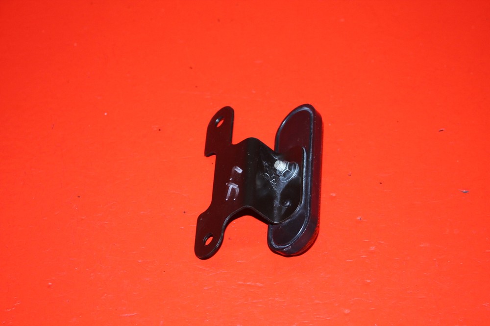 17 HYOSUNG GD250R FRONT LEFT REFLECTOR