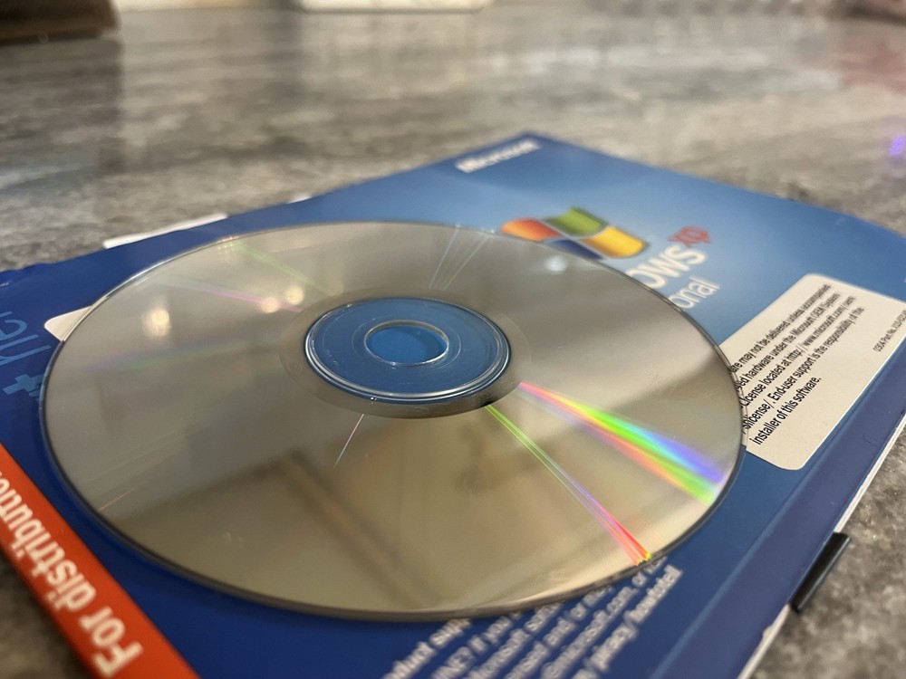 Microsoft Windows XP Professional OEM CD English Operating System