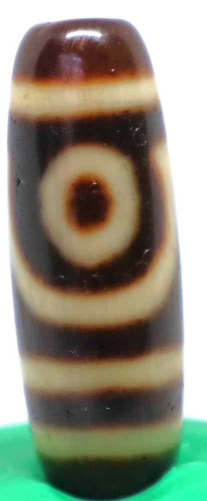 beautiful ancient two eyes agate bead size 30.2mm/10.7mm