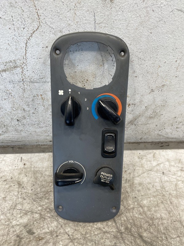 2002 Freightliner Columbia Climate Control (718-11325)
