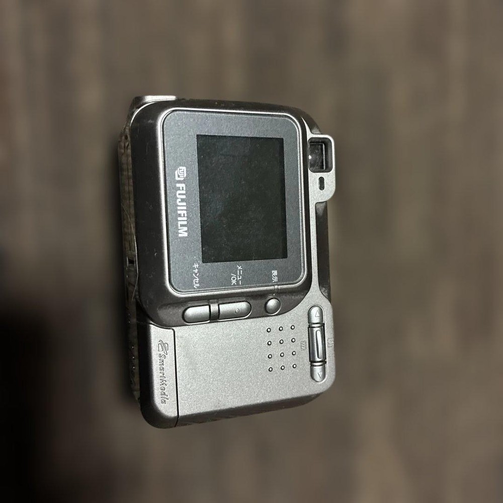Fujifilm FinePix 2600Z Digital Camera